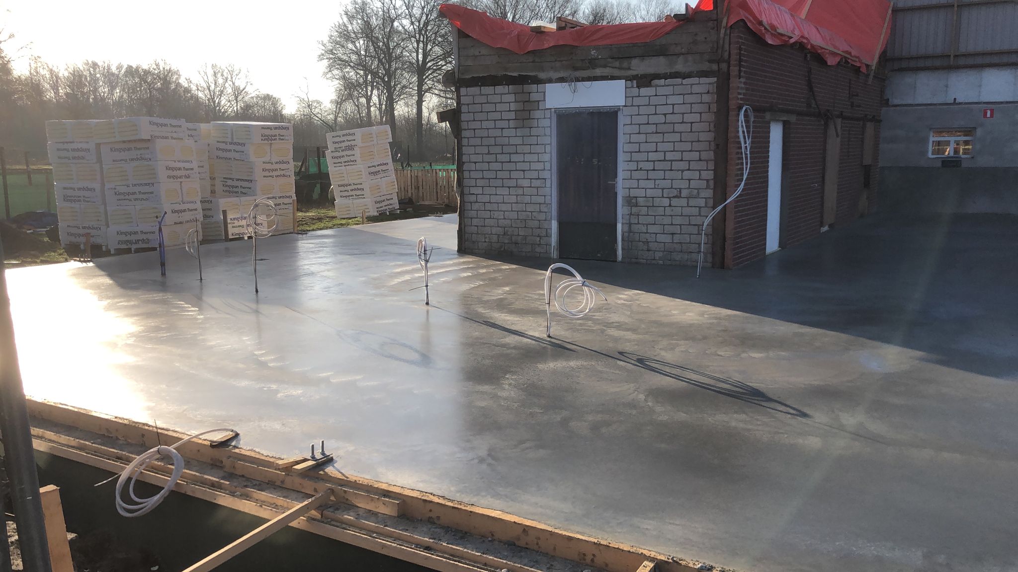 Restauratie hondenverblijf Weerselo foto